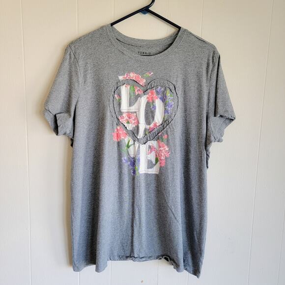 Torrid "Love" Grey Short Sleeve Tee Shirt - Picture 1 of 3